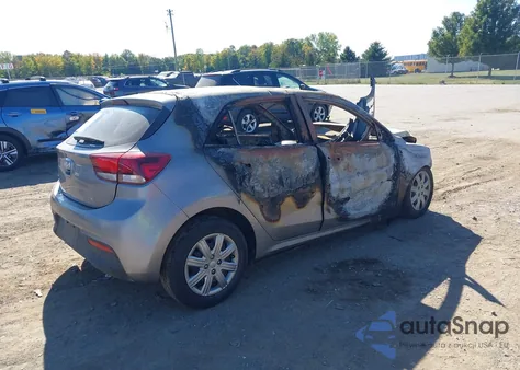 2023 Kia Rio 5-Door S z USA, uszkodzony, nr VIN 3KPA25AD3PE629444